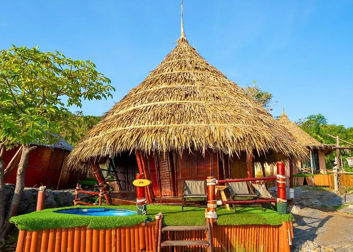 Pareehut Resort Koh Sichang
